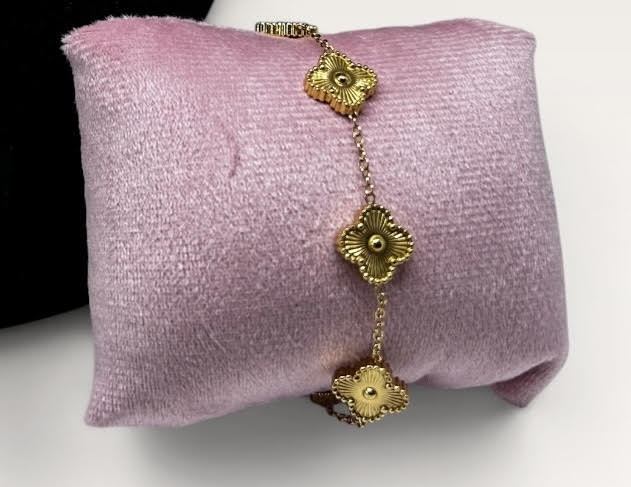 Five Clover Gold Bracelet - Delila Jewellery NZ