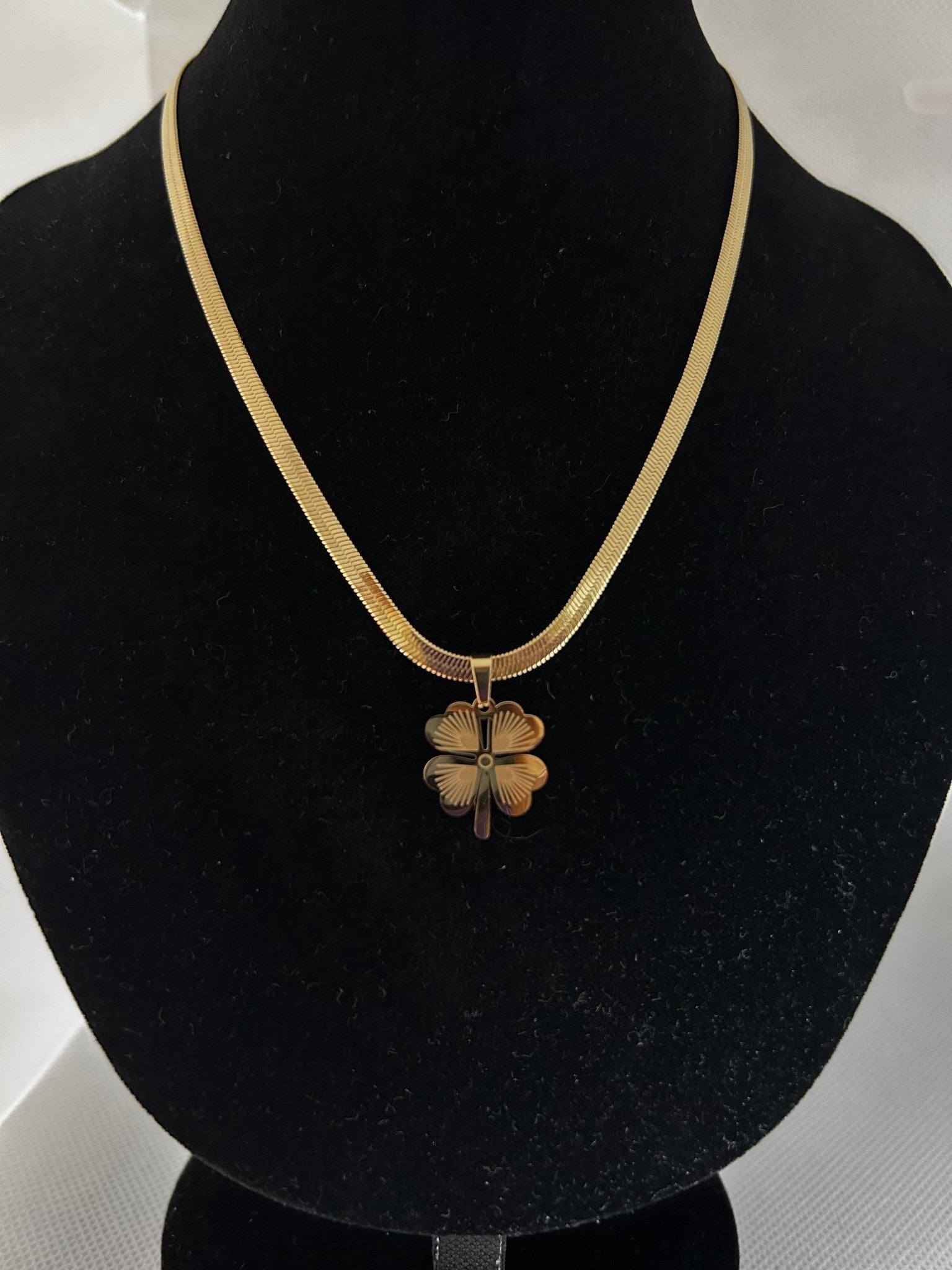 Four Leaf Clover Necklace - Delila Jewellery NZ