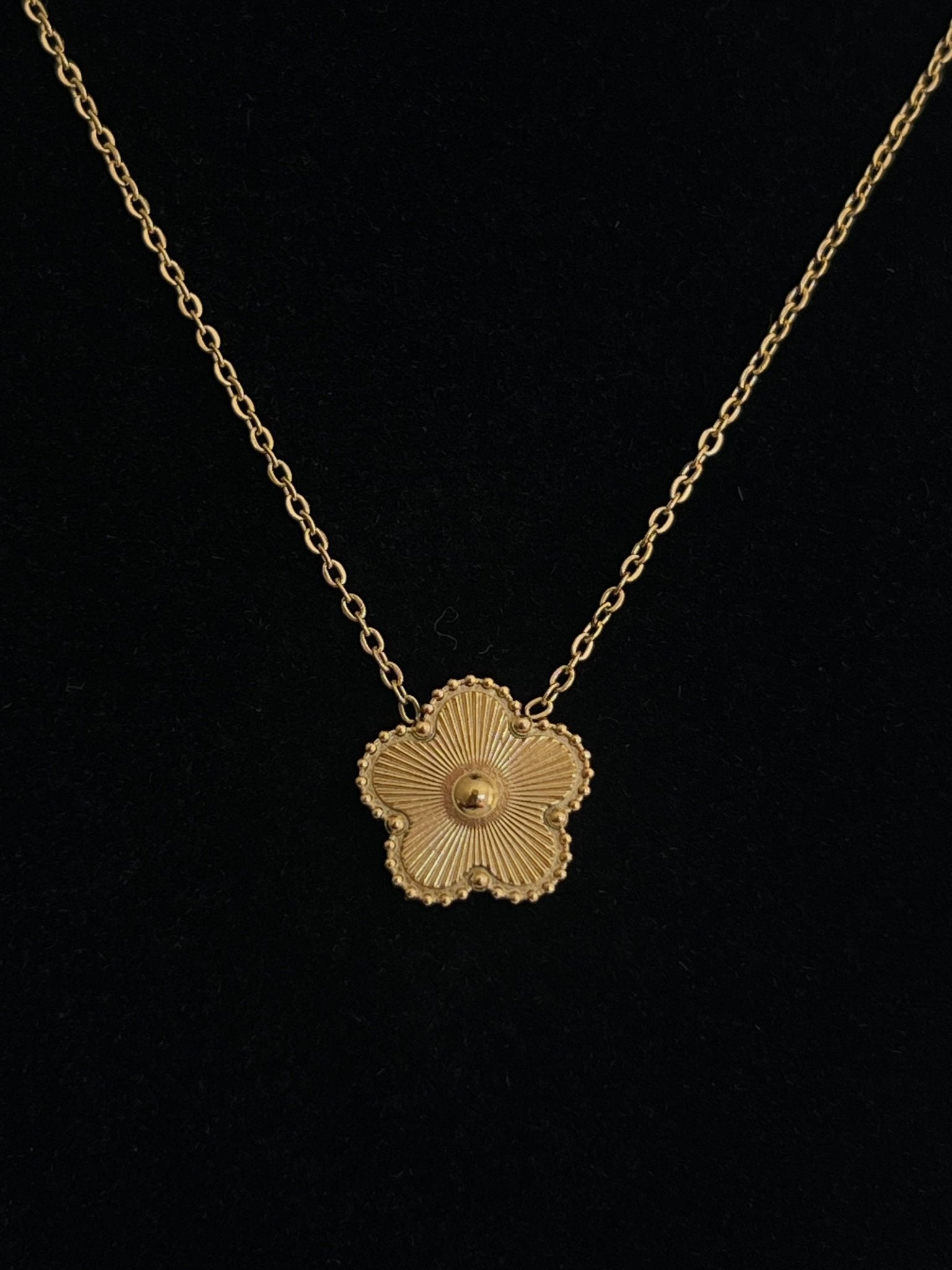 Gold Clover Pendant Necklace - Stainless Steel - Delila Jewellery NZ