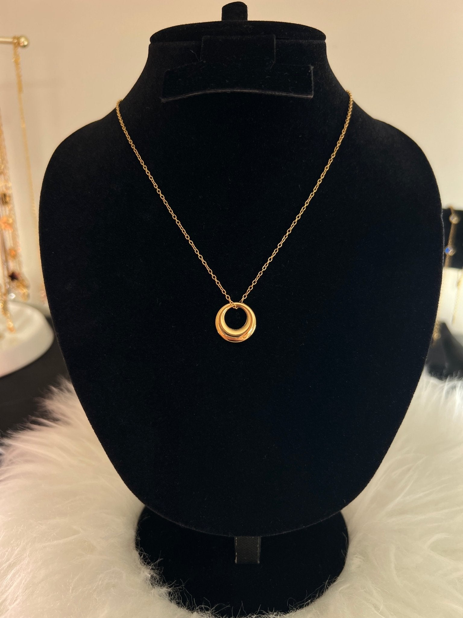 Minimalist Gold Circle Pendant Necklace - Delila Jewellery NZ