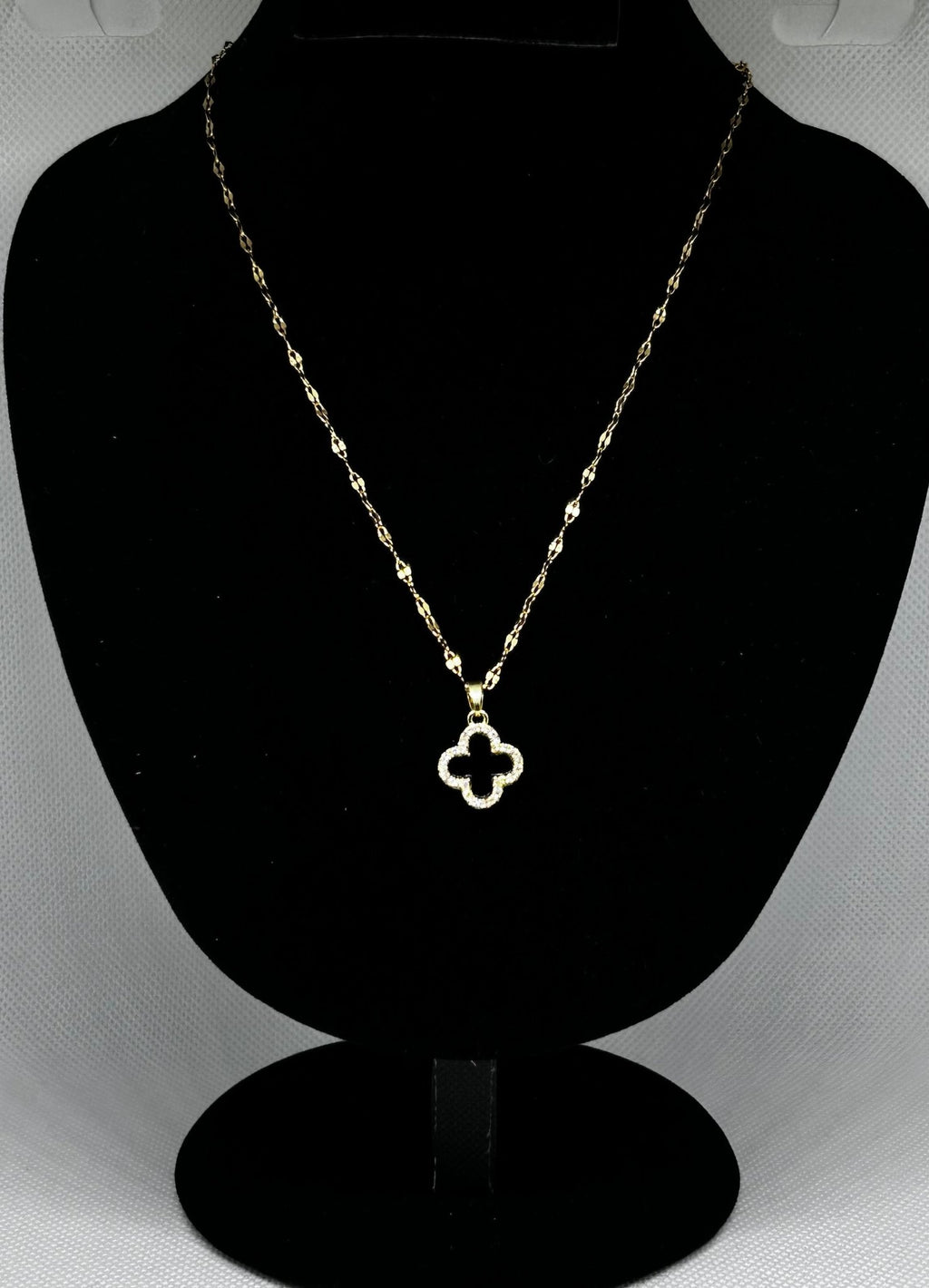 Reversible Black & White Pearl Clover Necklace – Gold Stainless Steel - Delila Jewellery NZ
