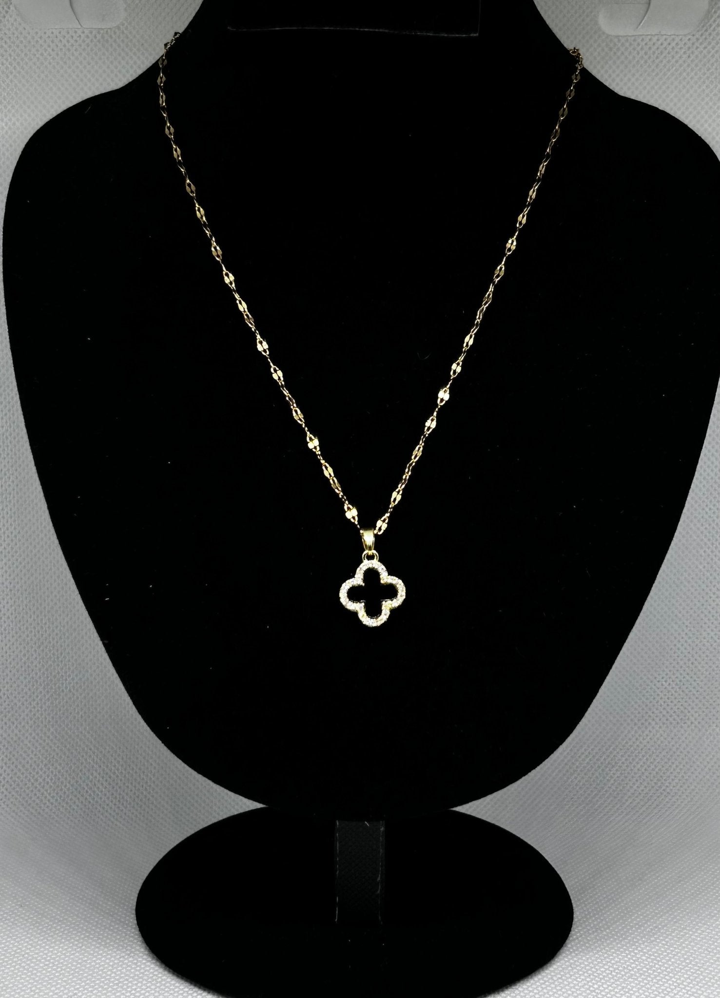 Reversible Black & White Pearl Clover Necklace – Gold Stainless Steel - Delila Jewellery NZ