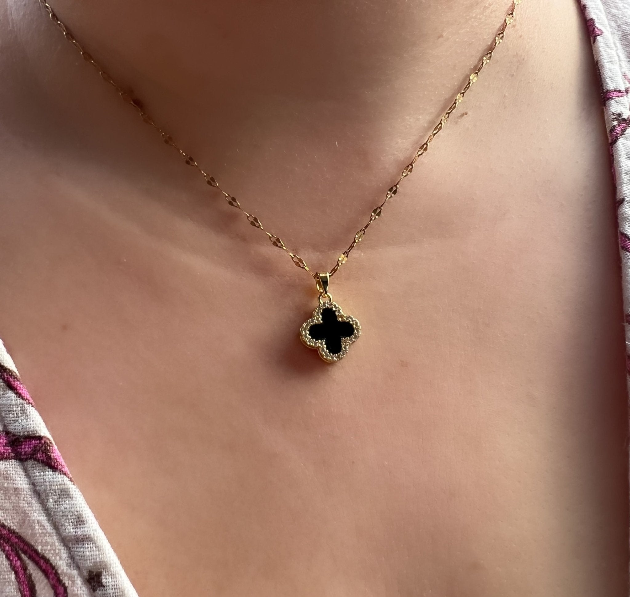Reversible Black & White Pearl Clover Necklace – Gold Stainless Steel - Delila Jewellery NZ