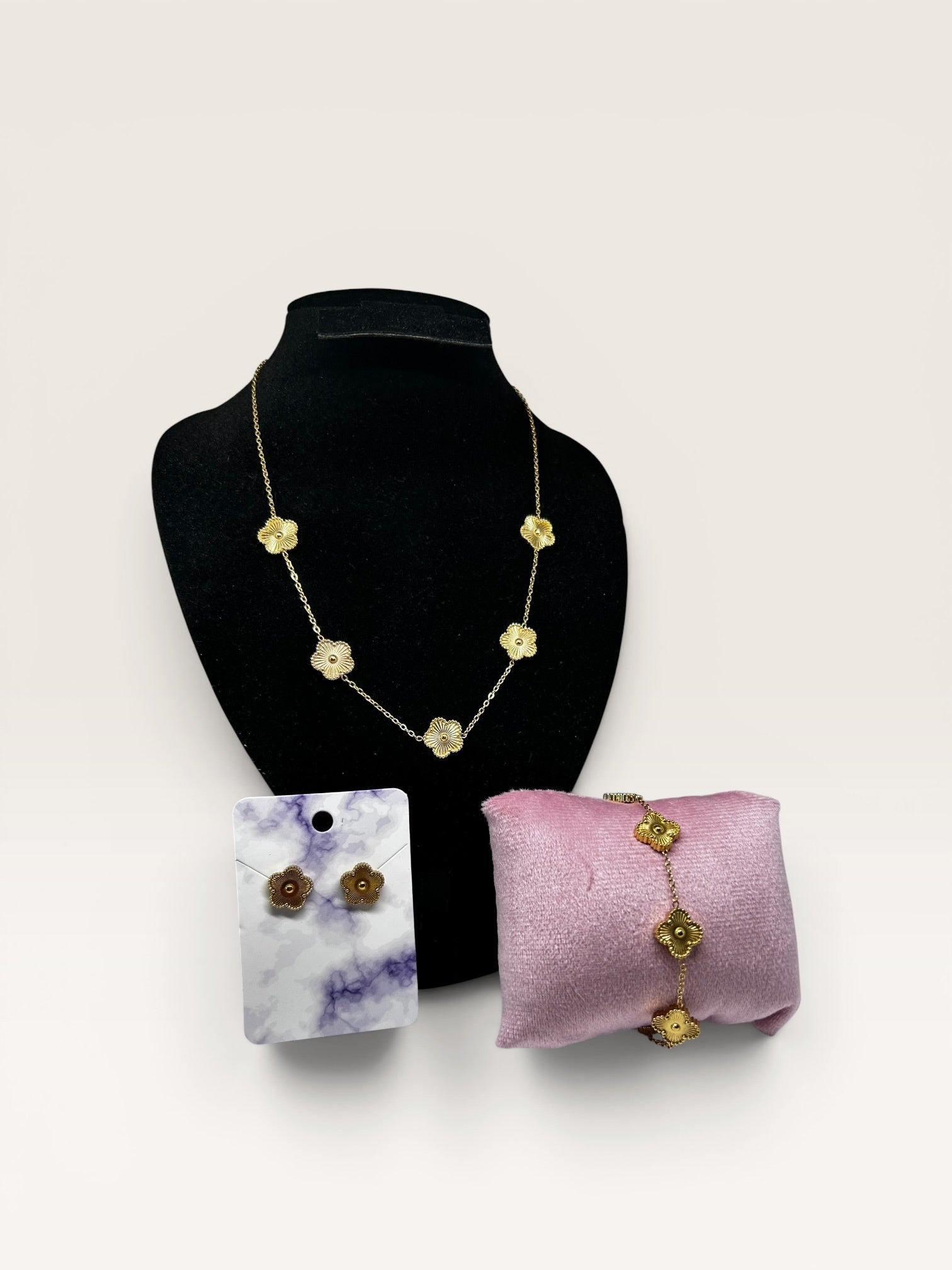 Stainless Steel Gold Five Clover Jewellery Set – 3 Piece - Delila Jewellery NZ
