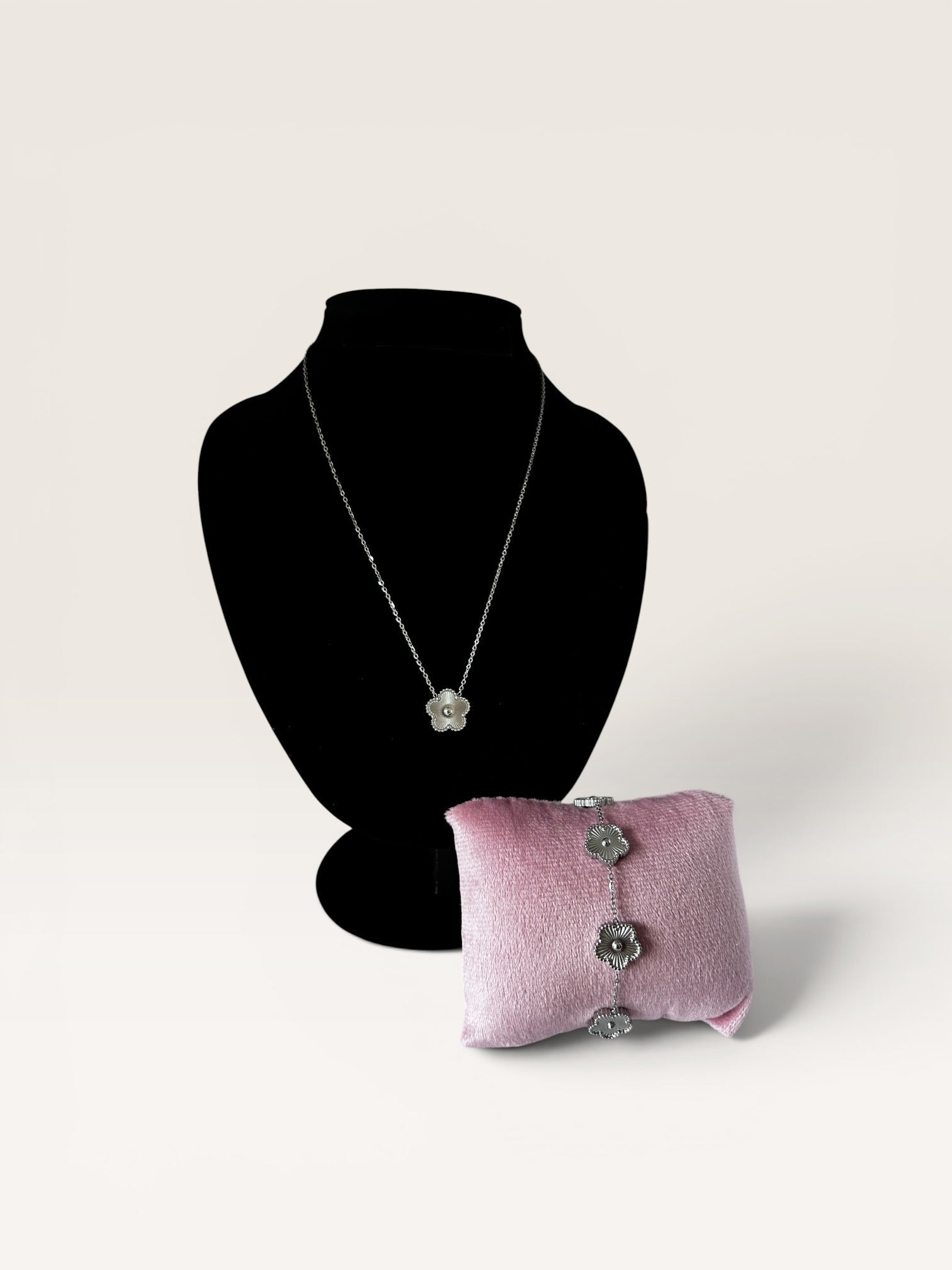 Stainless Steel Silver Single Clover Jewellery Set – 2 Piece - Delila Jewellery NZ